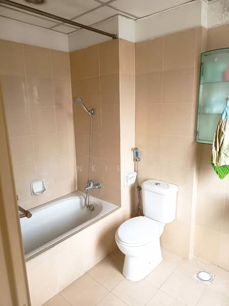 Kondominium untuk Dijual di Rivercity Condominium - Frankie Sing - Bathroom - PropertyGuru.com.my