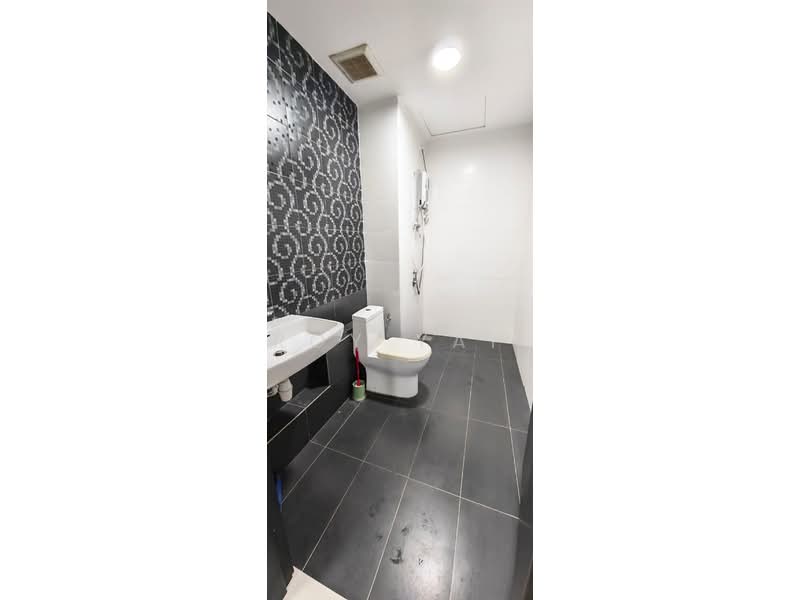 Servis Apartment untuk Disewa di Wave @ Marina Cove - Roy Yap - Bathroom - PropertyGuru.com.my
