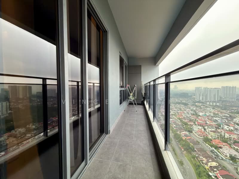 Servis Apartment untuk Dijual di 8th & Stellar - Vincent Tai - Balcony - PropertyGuru.com.my