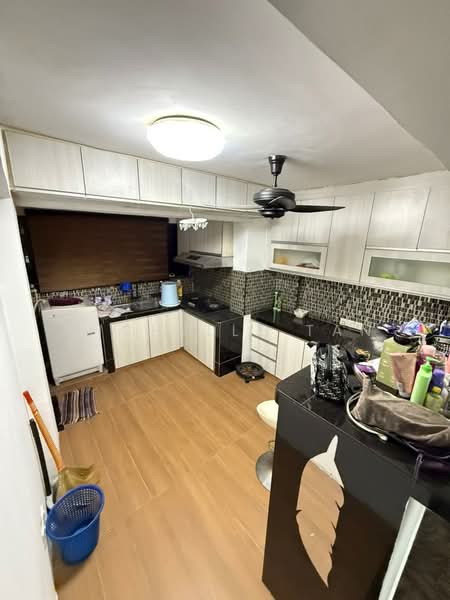 Rumah Flat untuk Dijual di Perumahan Awam Sri Sabah - Michelle Tan - Kitchen - PropertyGuru.com.my