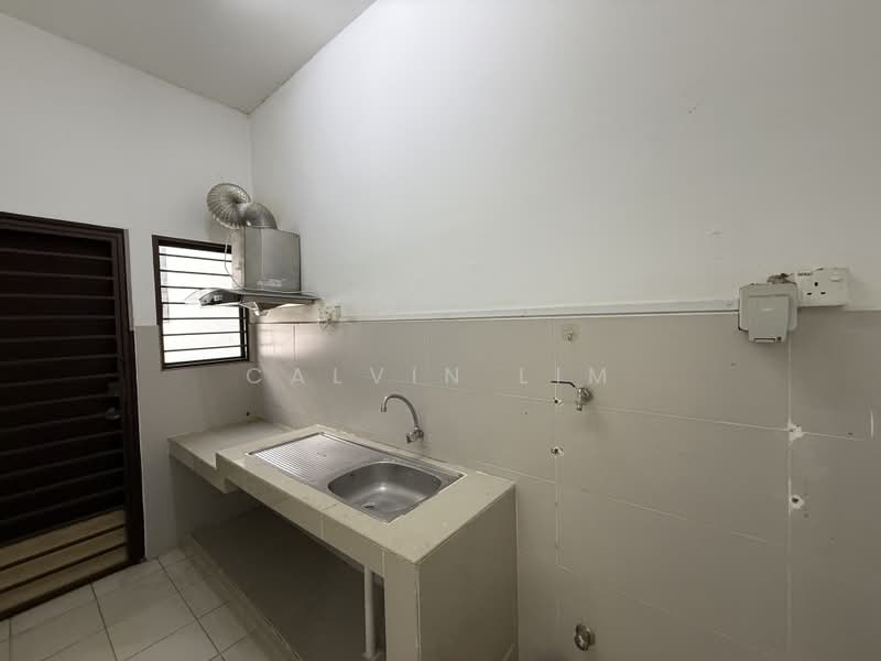 Semi-Detached House for Sale in Setia Alam (Selangor) - Calvin Lim - Kitchen - PropertyGuru.com.my