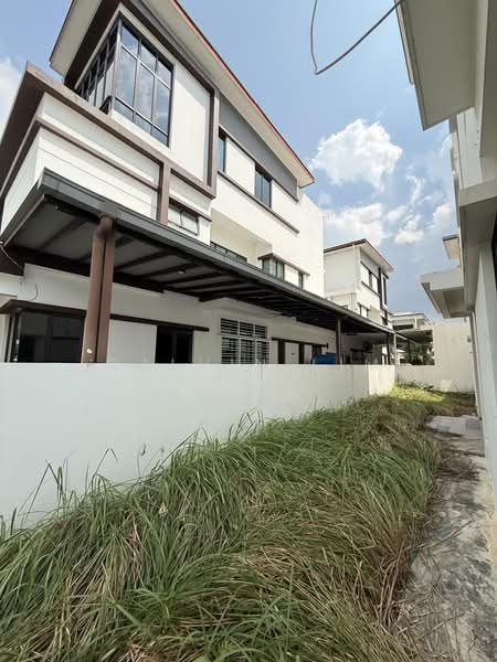 Semi-Detached House for Sale in Setia Alam (Selangor) - Calvin Lim - Exterior - PropertyGuru.com.my