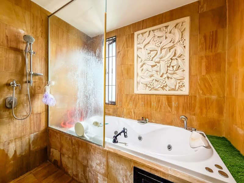 Rumah Banglo untuk Dijual di Bukit Rahman Putra (Sungai Buloh) - Azli Ibrahim - Bathroom - PropertyGuru.com.my