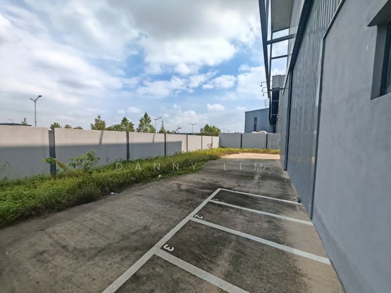 Kilang untuk Disewa di Sungai Buloh (Selangor) - Danny Lim - Exterior - PropertyGuru.com.my