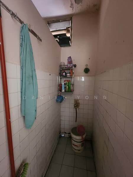 Flat for Sale at Taman Mutiara Rini - Daniel Yong - Bathroom - PropertyGuru.com.my