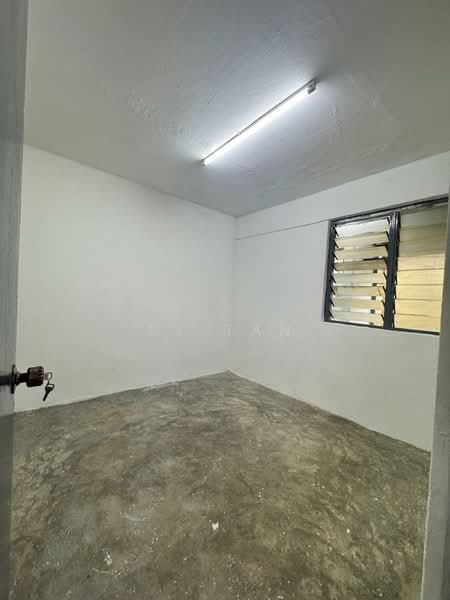 Flat for Sale at Flat Taman Ungku Tun Aminah - SY Tan - Interior - PropertyGuru.com.my