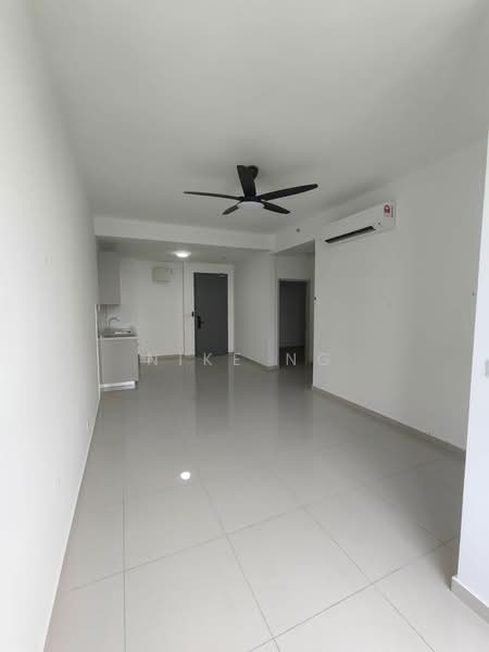 Servis Apartment untuk Disewa di BeCentral @ i-City - Nike Ng - Living Room - PropertyGuru.com.my