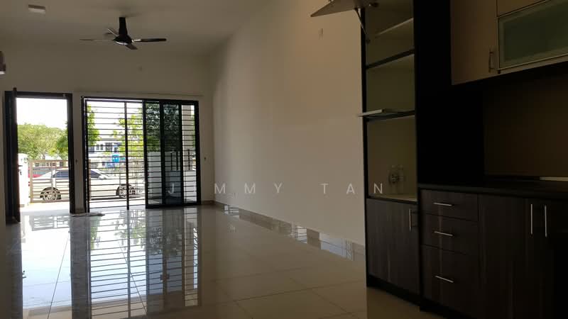 2-storey Terraced House for Rent in Bandar Seri Coalfields (Sungai Buloh) - Jimmy Tan - Living Room - PropertyGuru.com.my