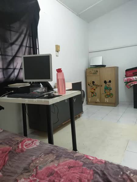 Rumah Teres 1.5 Tingkat untuk Dijual di Taman Industri Puchong (Puchong) - Shirley Tan - Bedroom - PropertyGuru.com.my