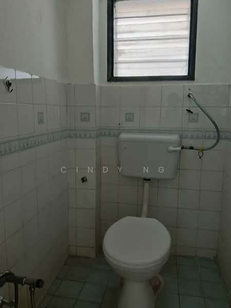 Pangsapuri untuk Dijual di Subang Perdana Goodyear Court 5 - Cindy Ng - Bathroom - PropertyGuru.com.my