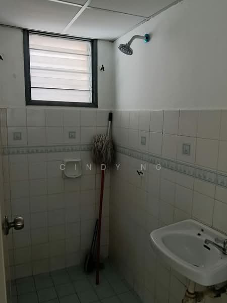 Pangsapuri untuk Dijual di Subang Perdana Goodyear Court 5 - Cindy Ng - Bathroom - PropertyGuru.com.my