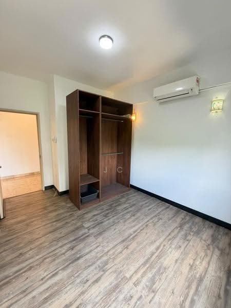 Kondominium untuk Disewa di Bungaraya Condominium - Jc Lee - Bedroom - PropertyGuru.com.my