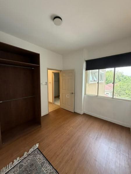 Kondominium untuk Disewa di Bungaraya Condominium - Jc Lee - Bedroom - PropertyGuru.com.my