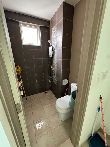 Kondominium untuk Dijual di Solaria Residences - Jerry So - Bathroom - PropertyGuru.com.my