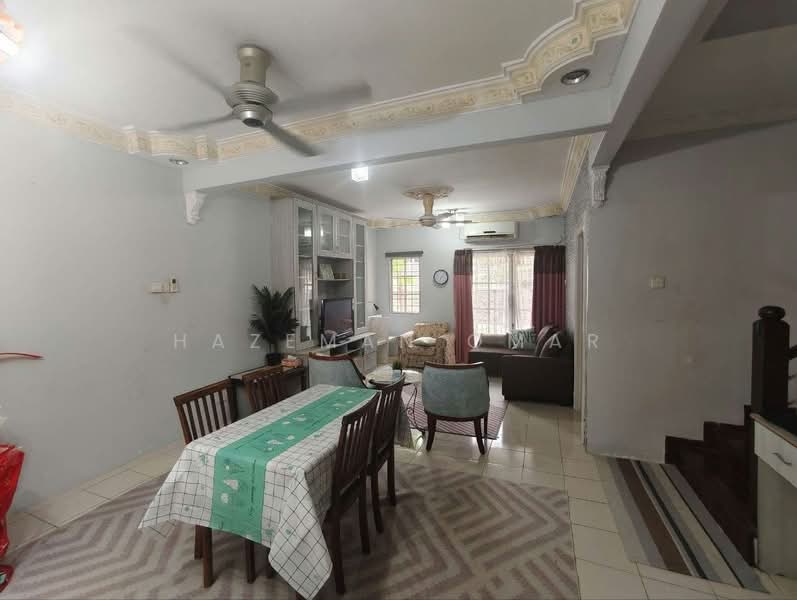 Rumah Teres 2 Tingkat untuk Dijual di Presint 9 (Putrajaya) - Hazeman Omar - Living Room - PropertyGuru.com.my