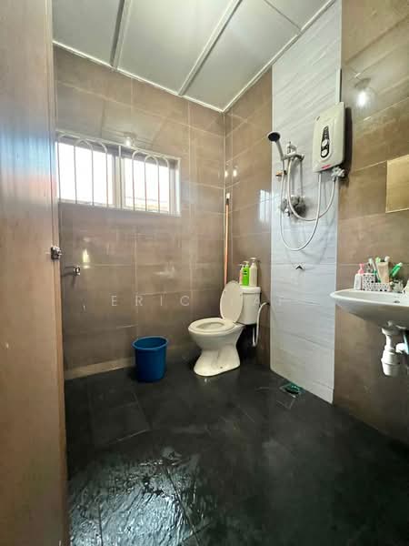 2-storey Terraced House for Sale in Taman Sri Andalas (Klang) - Eric Yap - Bathroom - PropertyGuru.com.my