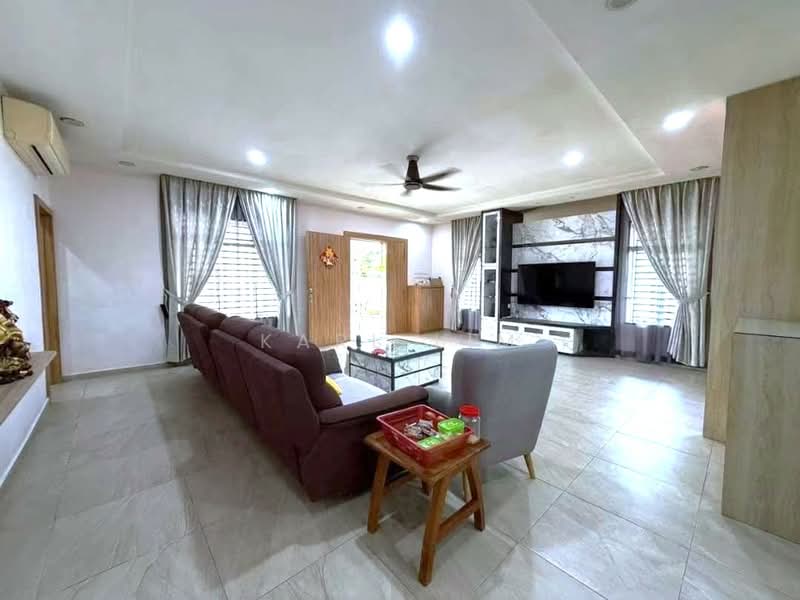 Rumah Teres 1 Tingkat untuk Dijual di Taman Puteri Wangsa (Ulu Tiram) - Karl Lim - Living Room - PropertyGuru.com.my