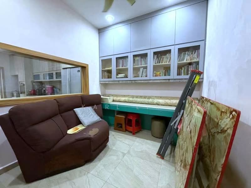 Rumah Teres 1 Tingkat untuk Dijual di Taman Puteri Wangsa (Ulu Tiram) - Karl Lim - Living Room - PropertyGuru.com.my