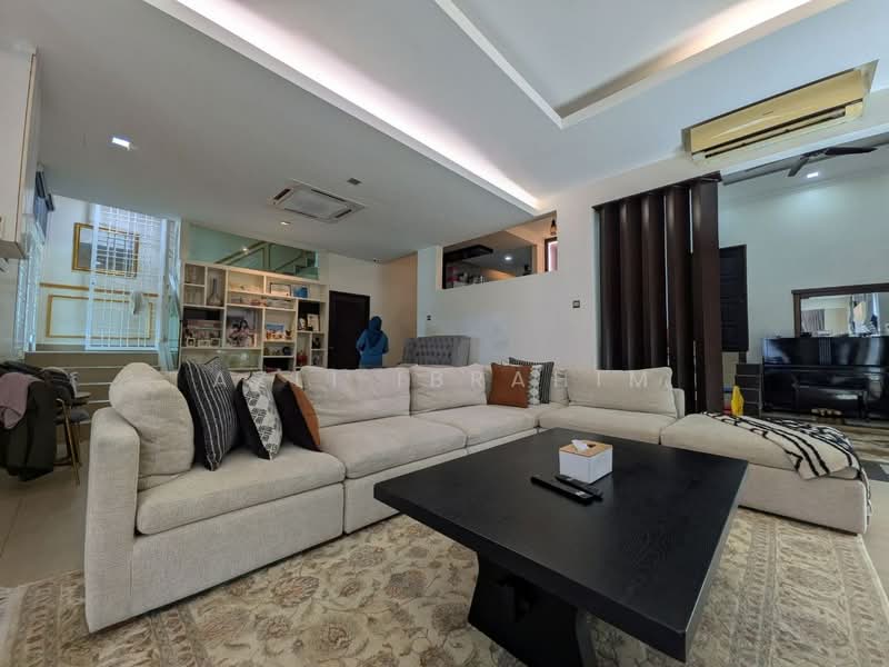 Rumah Berkembar untuk Dijual di Sungai Merab (Dengkil) - Azli Ibrahim - Living Room - PropertyGuru.com.my