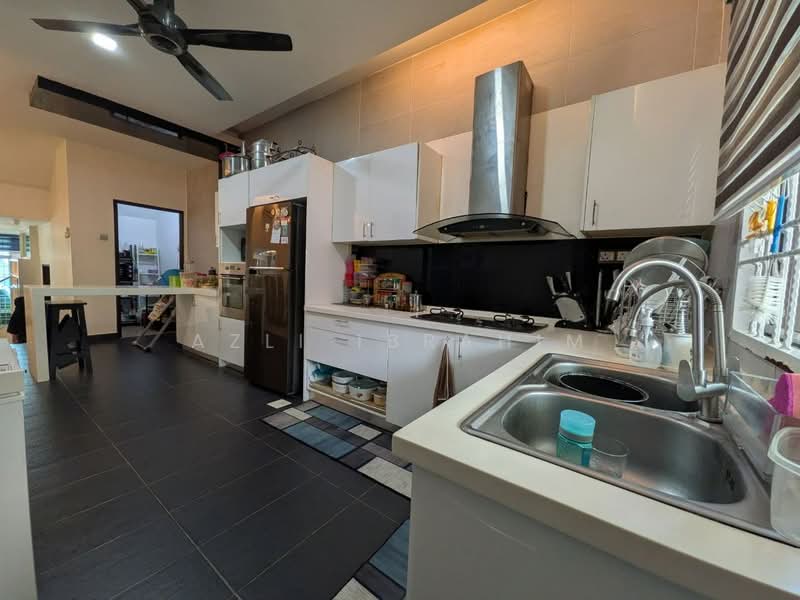 Rumah Berkembar untuk Dijual di Sungai Merab (Dengkil) - Azli Ibrahim - Kitchen - PropertyGuru.com.my