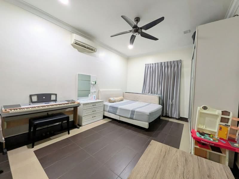 Rumah Berkembar untuk Dijual di Sungai Merab (Dengkil) - Azli Ibrahim - Bedroom - PropertyGuru.com.my