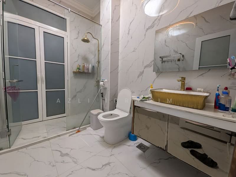 Rumah Berkembar untuk Dijual di Sungai Merab (Dengkil) - Azli Ibrahim - Bathroom - PropertyGuru.com.my