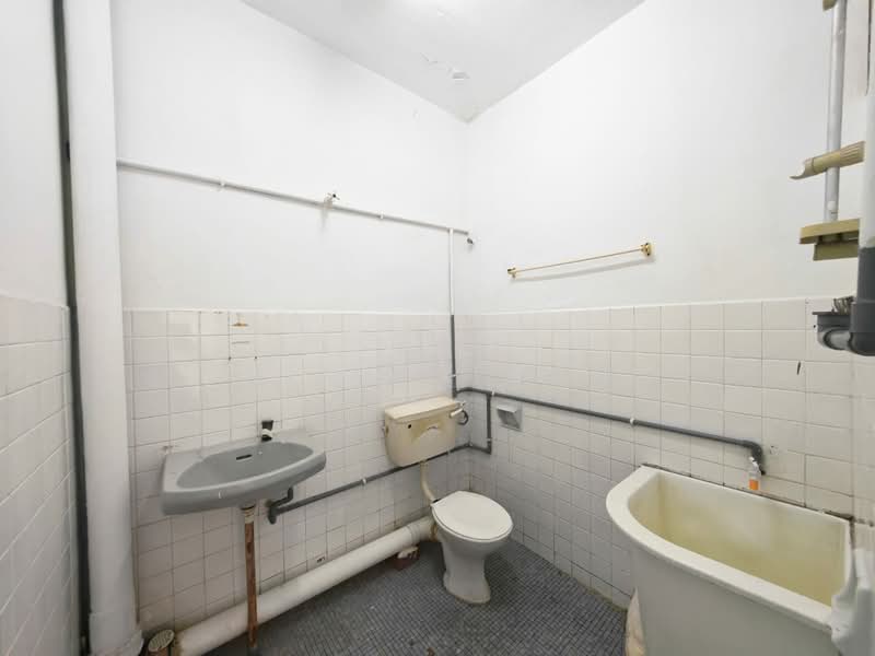 2-storey Terraced House for Sale in Melaka City (Melaka) - Wesley Tan - Bathroom - PropertyGuru.com.my