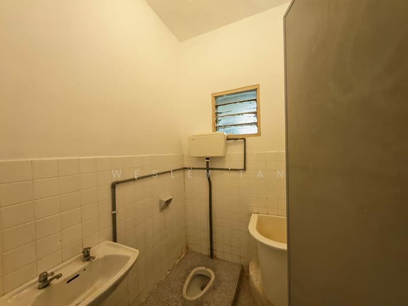 2-storey Terraced House for Sale in Melaka City (Melaka) - Wesley Tan - Bathroom - PropertyGuru.com.my