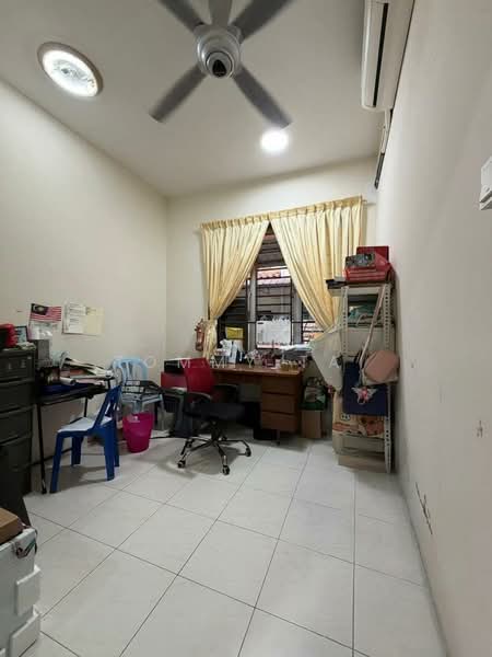 Rumah Kluster untuk Dijual di Taman Gaya (Ulu Tiram) - Tommy Tai - Study - PropertyGuru.com.my