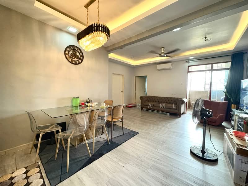 Pangsapuri untuk Dijual di Pangsapuri Permai Putera - Luqman Ramli - Living Room - PropertyGuru.com.my