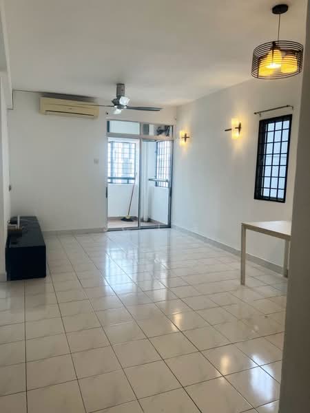 Kondominium untuk Dijual di D'aman Crimson - Jc Lee - Living Room - PropertyGuru.com.my
