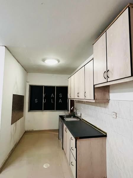 Rumah Flat untuk Dijual di Lestari Apartment - Yasmin Sulaiman - Kitchen - PropertyGuru.com.my