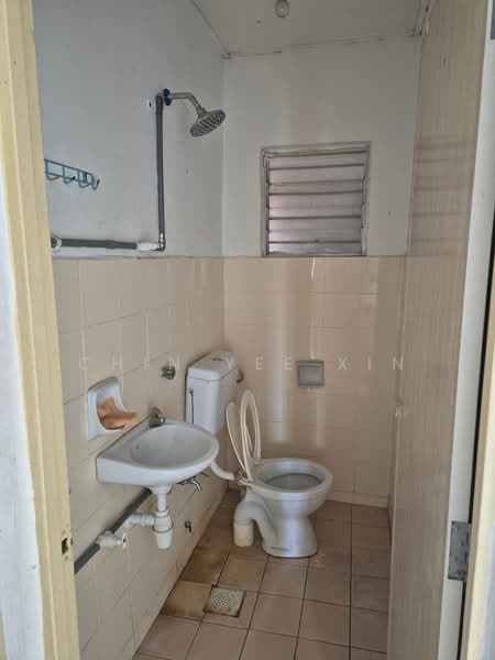 Apartment for Rent at saujana apartment - Chin Yee Xin - Bathroom - PropertyGuru.com.my