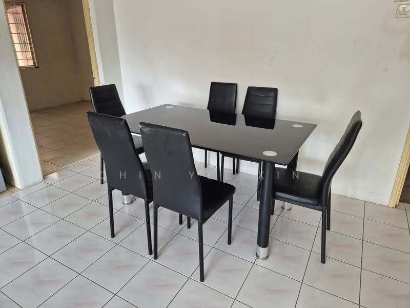 Apartment for Rent at saujana apartment - Chin Yee Xin - Dining Room - PropertyGuru.com.my