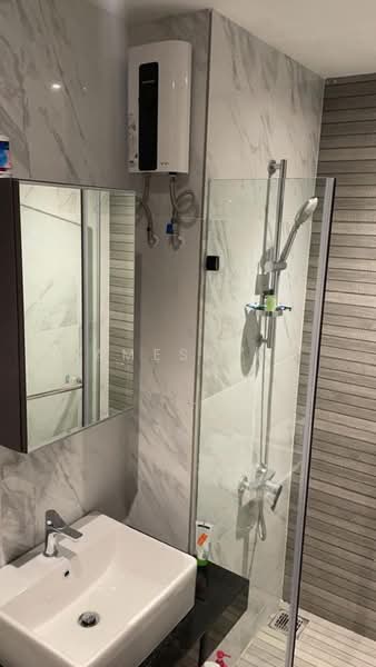Servis Apartment untuk Disewa di Emporis - James Tan - Bathroom - PropertyGuru.com.my