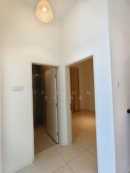 Service Residence for Sale at Skypod Residence - Eric Lau Mun Chung - Corridor - PropertyGuru.com.my