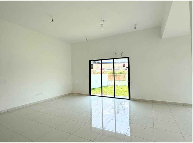 Semi-Detached House for Sale in Bandar Kinrara Seksyen 8 (Bandar Kinrara) - Danny Lee - Living Room - PropertyGuru.com.my