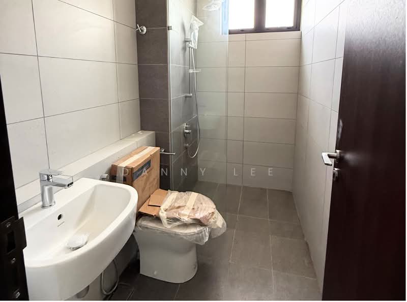 Semi-Detached House for Sale in Bandar Kinrara Seksyen 8 (Bandar Kinrara) - Danny Lee - Bathroom - PropertyGuru.com.my