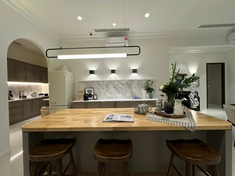 Kondominium untuk Dijual di Queens Residences Q3 @ Queens Waterfront - Jake Khoo - Kitchen - PropertyGuru.com.my