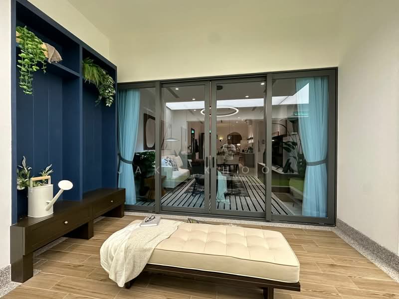 Kondominium untuk Dijual di Queens Residences Q3 @ Queens Waterfront - Jake Khoo - Living Room - PropertyGuru.com.my
