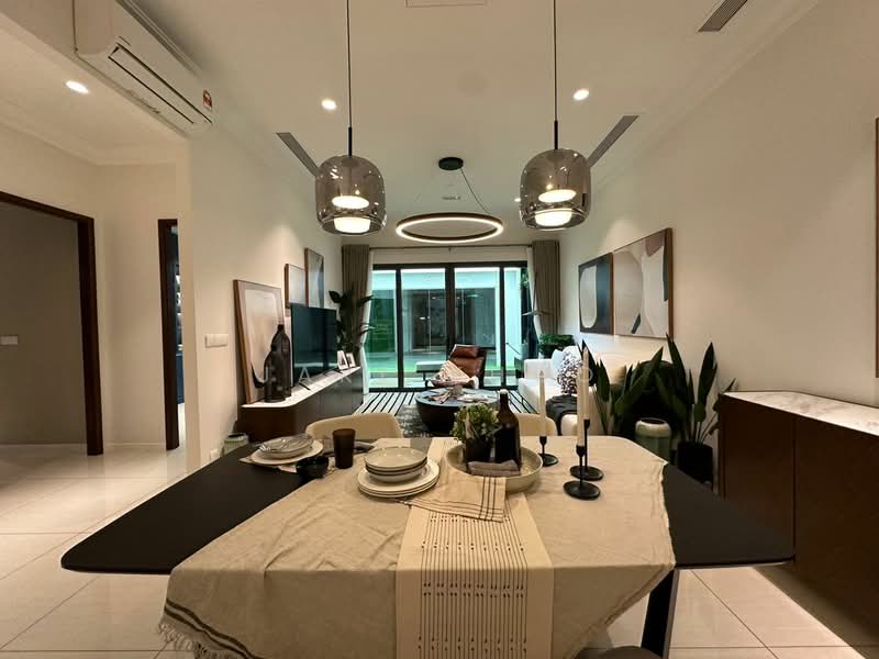 Kondominium untuk Dijual di Queens Residences Q3 @ Queens Waterfront - Jake Khoo - Living Room - PropertyGuru.com.my