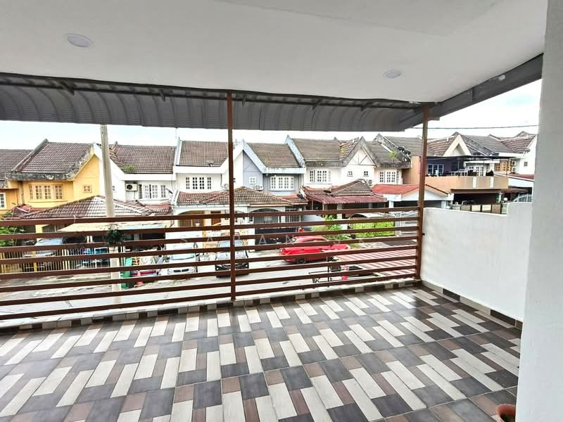Rumah Teres 2-Tingkat untuk Dijual di Taman Kajang Mulia (Kajang) - Saran SK - Balcony - PropertyGuru.com.my