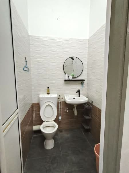 Rumah Teres 2-Tingkat untuk Dijual di Taman Kajang Mulia (Kajang) - Saran SK - Bathroom - PropertyGuru.com.my