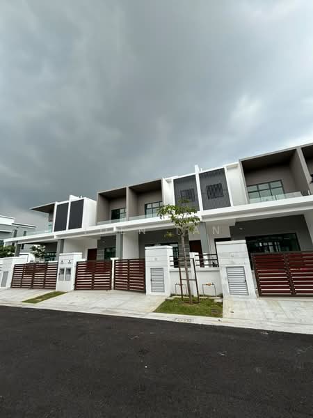 2-storey Terraced House for Rent in Taman Molek (Johor Bahru) - Iden Tan - Exterior - PropertyGuru.com.my