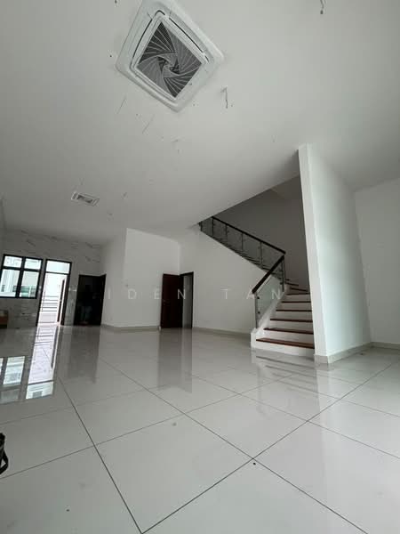 2-storey Terraced House for Rent in Taman Molek (Johor Bahru) - Iden Tan - Living Room - PropertyGuru.com.my