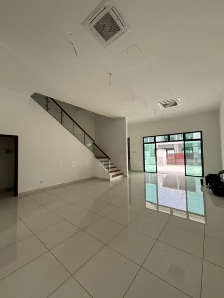 2-storey Terraced House for Rent in Taman Molek (Johor Bahru) - Iden Tan - Living Room - PropertyGuru.com.my