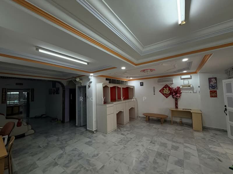 2-storey Terraced House for Sale in Taman Desa Cemerlang (Ulu Tiram) - Roy Yap - Living Room - PropertyGuru.com.my
