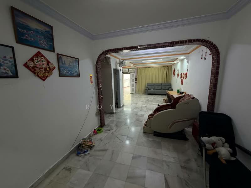 2-storey Terraced House for Sale in Taman Desa Cemerlang (Ulu Tiram) - Roy Yap - Living Room - PropertyGuru.com.my