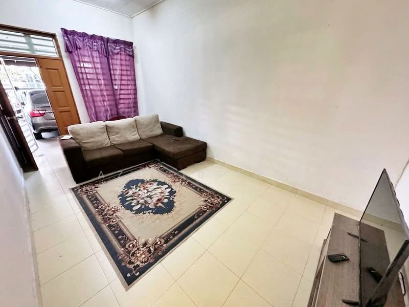 Rumah Teres 1-Tingkat untuk Dijual di Kajang (Selangor) - Azli Ibrahim - Living Room - PropertyGuru.com.my
