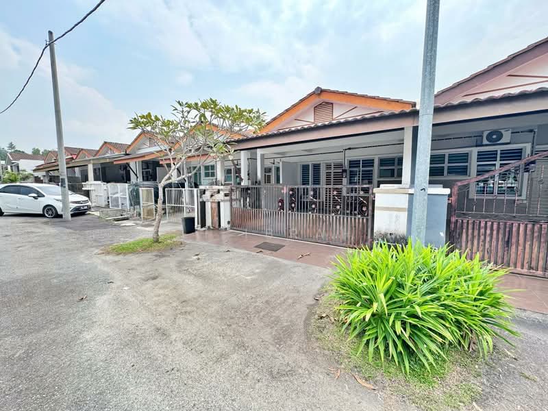 Rumah Teres 1-Tingkat untuk Dijual di Kajang (Selangor) - Azli Ibrahim - Exterior - PropertyGuru.com.my